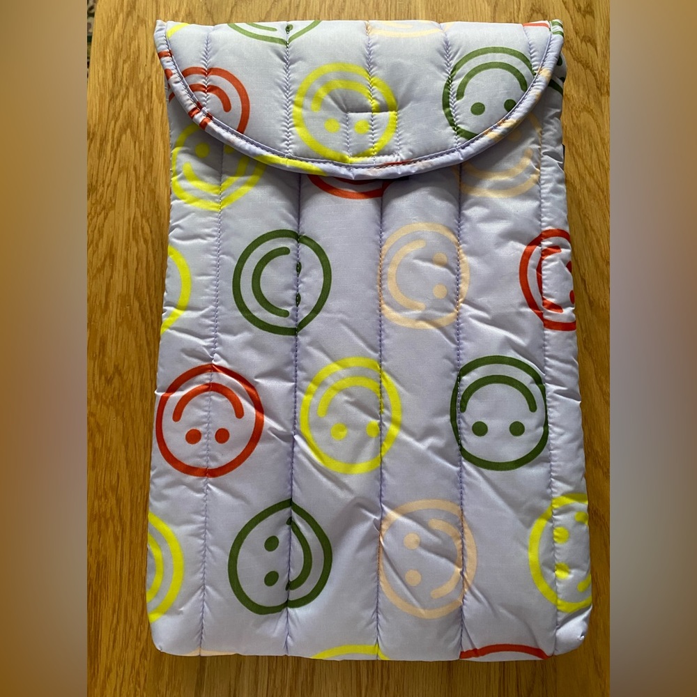 Baggu puffy laptop case